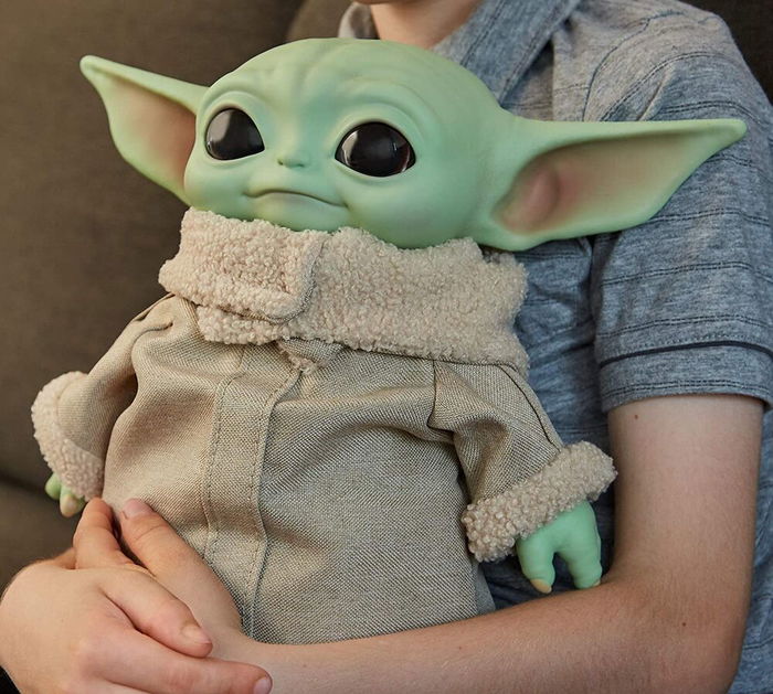 Mattel Peluche Baby Yoda Star Wars GWD85 El Niño 28cm de El Mandaloriano