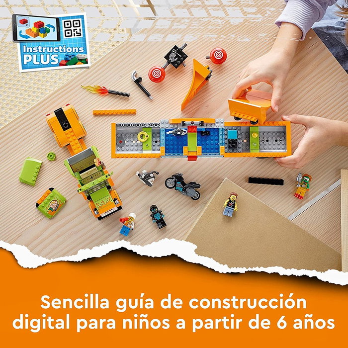Lego City Espectáculo Acrobático: Camión Set de Juguete para Niños a partir de 6 años con Moto Acrobática y Accesorios