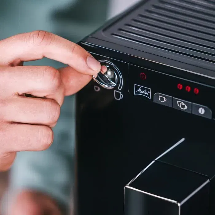 Melitta E950-101 Cafetera Espresso Automática con Molinillo Caffeo Solo - Negro