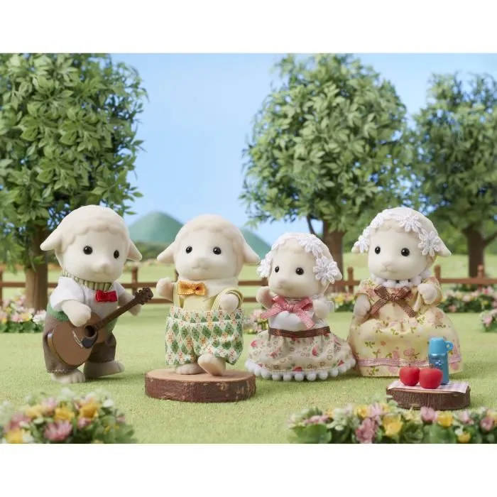 Sylvanian Families Familia de Ovejas 4 Figuras Articuladas y Vestidas Mamá Papá Hijo Hija Muñecos Juguete