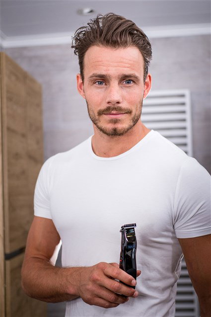 Wahl 9918-1416 Cortabarbas con y sin Cable, Cuchillas de Carbono Autoafilables, Autonomía 60 min, Precisión 2-12 mm Wahl 9918-1416 Cortabarbas con y sin Cable, Cuchillas de Carbono Autoafilables, Autonomía 60 min, Precisión 2-12 mm