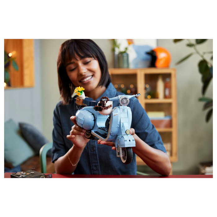 LEGO ICONS Vespa 125 Set de Construcción Creator Expert 10298, Modelo para Adultos, 1107 Piezas