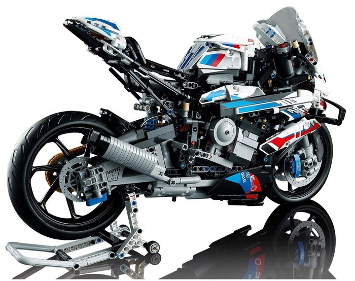 LEGO Technic BMW M 1000 RR 42130 LEGO Technic BMW M 1000 RR 42130