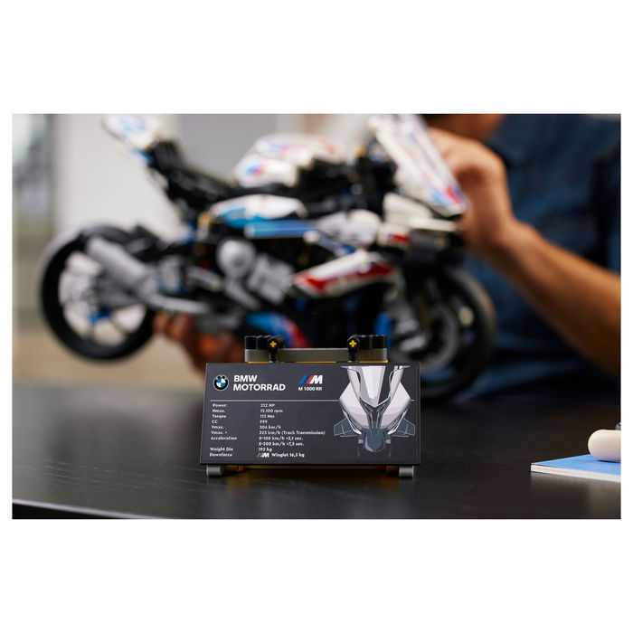 LEGO Technic BMW M 1000 RR 42130 - Juego de Construcción de Moto (1921 Piezas) para Adultos 18+