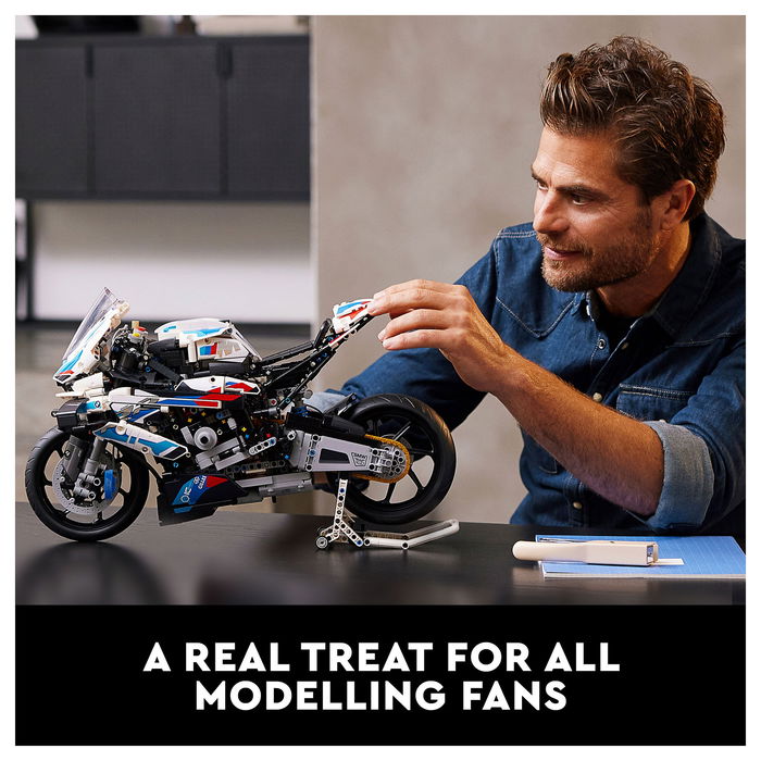 LEGO Technic BMW M 1000 RR 42130 - Juego de Construcción de Moto (1921 Piezas) para Adultos 18+