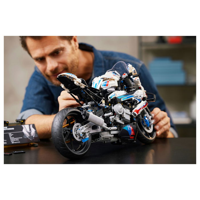 LEGO Technic BMW M 1000 RR 42130 - Juego de Construcción de Moto (1921 Piezas) para Adultos 18+