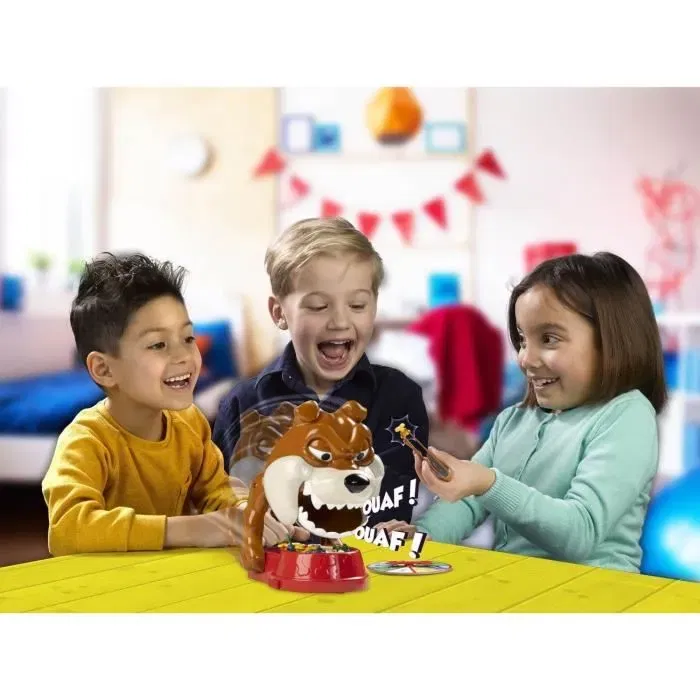 Goliath Croc Dog Juego Infantil El perro Fang vigila celosamente su cuenco lleno de huesos