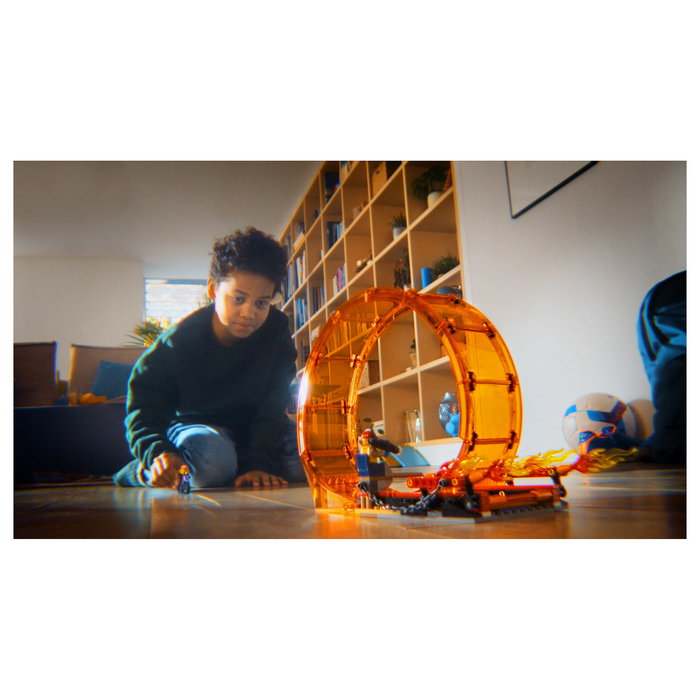 LEGO City 60303 Pista Acrobática con Doble Rizo, Set de Construcción de Pista de Acrobacias para Niños y Niñas +7 Años, 598 Piezas