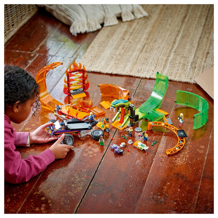 LEGO City 60303 Pista Acrobática con Doble Rizo, Set de Construcción de Pista de Acrobacias para Niños y Niñas +7 Años, 598 Piezas