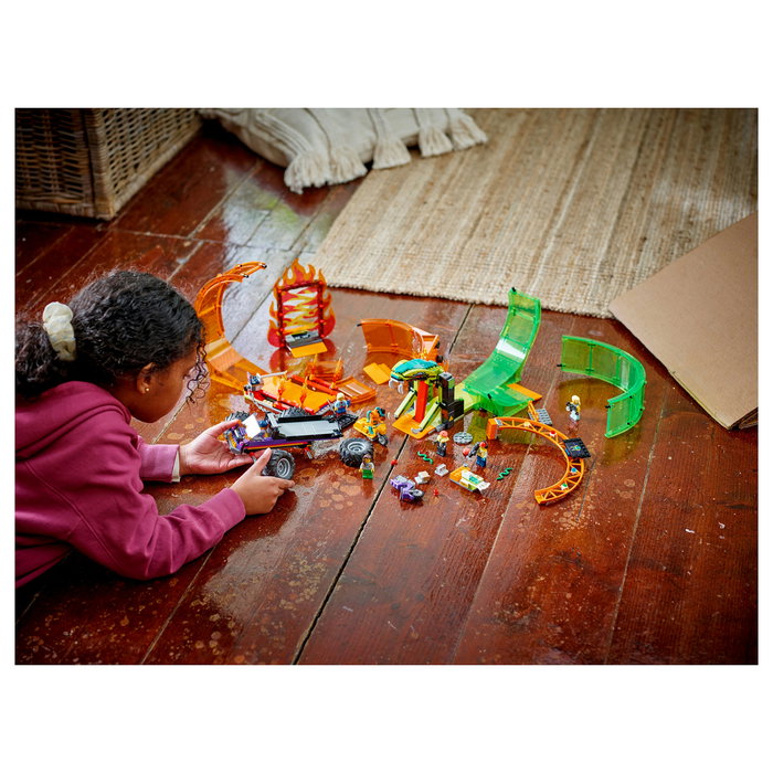 LEGO City 60303 Pista Acrobática con Doble Rizo, Set de Construcción de Pista de Acrobacias para Niños y Niñas +7 Años, 598 Piezas