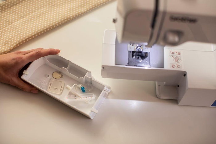 Brother RH127 Máquina de coser automática Blanca