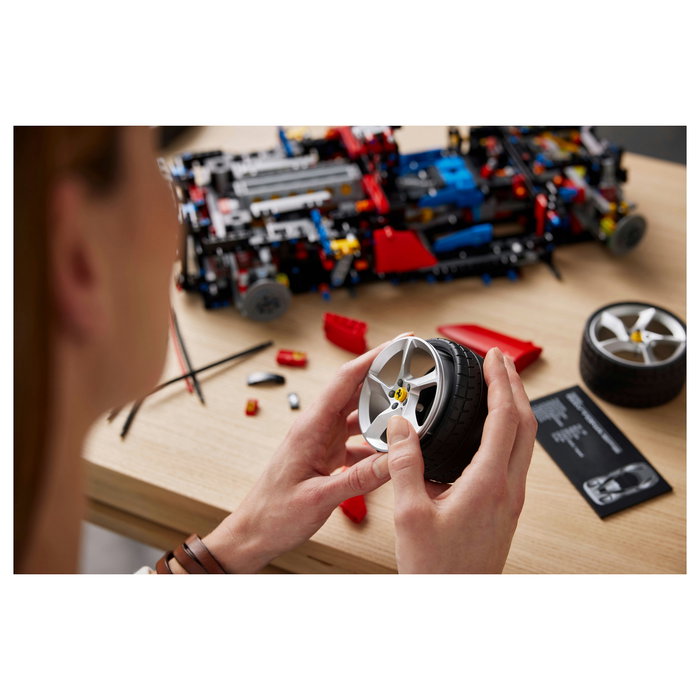 LEGO Technic Ferrari Daytona SP3 42143 Juego Construcción 3778 Piezas