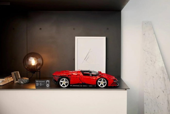 LEGO Technic Ferrari Daytona SP3 42143