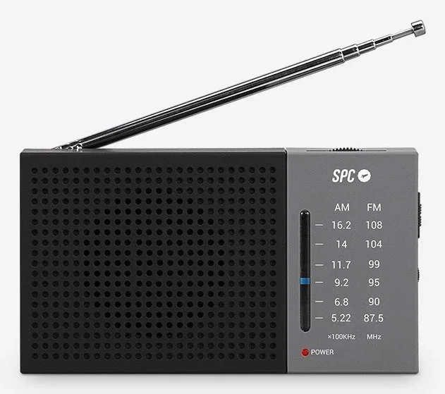 SPC Radio Portátil Digital Jetty Lite, Sintonizador AM/FM con Pantalla de Letras Grandes, Compacta, para Auriculares, Color Negro y Gris, Alimentación por Pilas AA