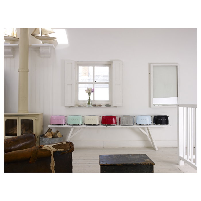 SMEG TSF01RDEU Tostador 2 Rebanadas, Rojo, Acero Inoxidable, 950W, Función Descongelar y Recalentar