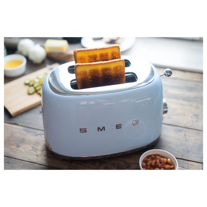 Smeg TSF01PBEU Tostador de 2 Rebanadas, Color Azul Pastel y Acero Inoxidable, 950 W, 6 Niveles de Tostado, Función Descongelar y Recalentar