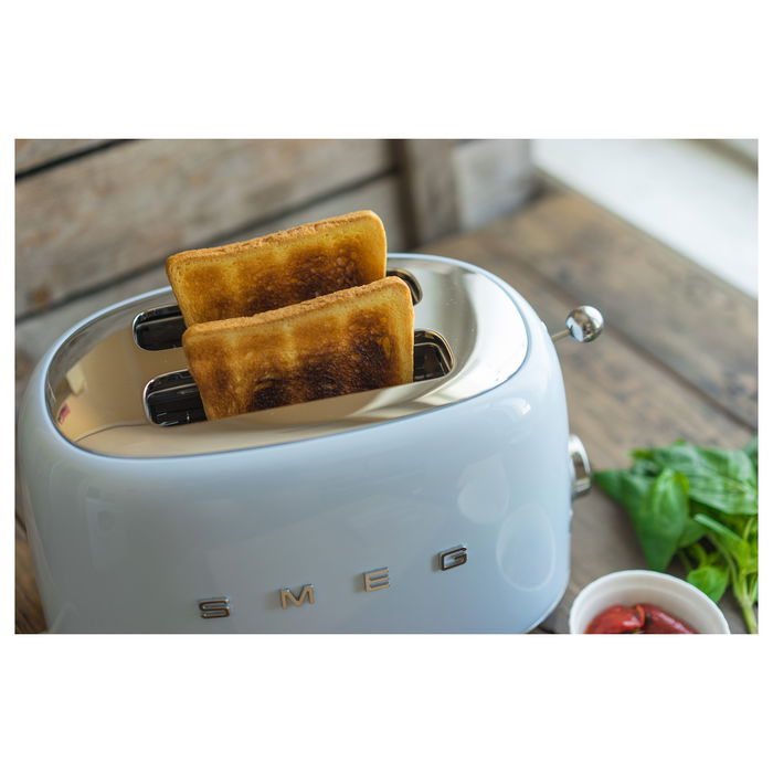 Smeg TSF01PBEU Tostador de 2 Rebanadas, Color Azul Pastel y Acero Inoxidable, 950 W, 6 Niveles de Tostado, Función Descongelar y Recalentar