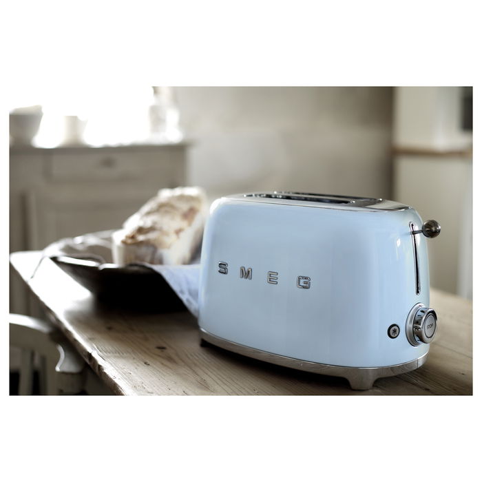 Smeg TSF01PBEU Tostador de 2 Rebanadas, Color Azul Pastel y Acero Inoxidable, 950 W, 6 Niveles de Tostado, Función Descongelar y Recalentar
