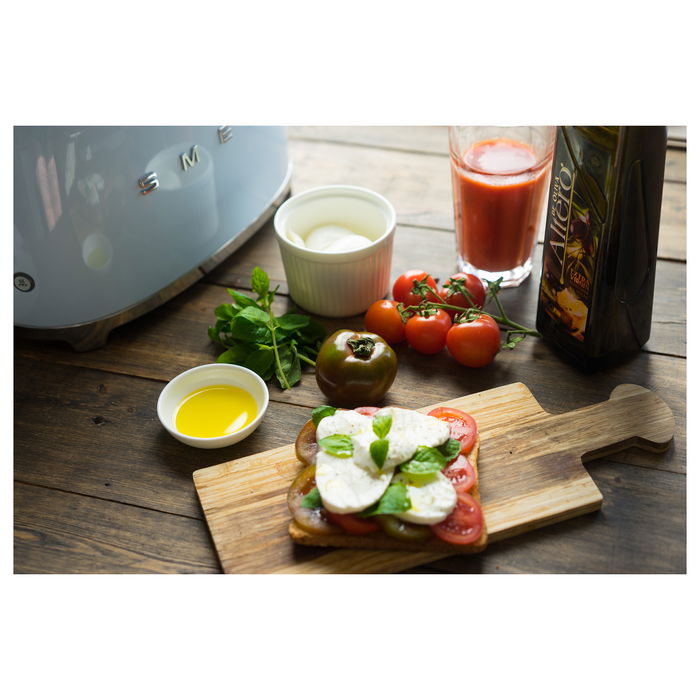 Smeg TSF01PBEU Tostador de 2 Rebanadas, Color Azul Pastel y Acero Inoxidable, 950 W, 6 Niveles de Tostado, Función Descongelar y Recalentar