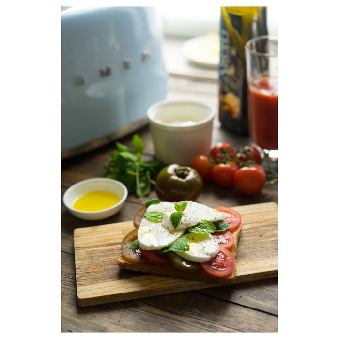 Smeg TSF01PBEU Tostador de 2 Rebanadas, Color Azul Pastel y Acero Inoxidable, 950 W, 6 Niveles de Tostado, Función Descongelar y Recalentar