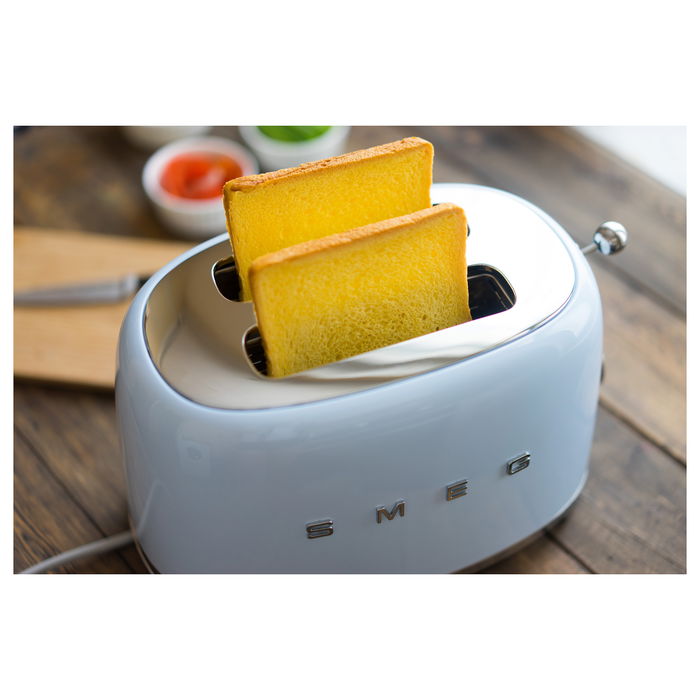 Smeg TSF01PBEU Tostador de 2 Rebanadas, Color Azul Pastel y Acero Inoxidable, 950 W, 6 Niveles de Tostado, Función Descongelar y Recalentar