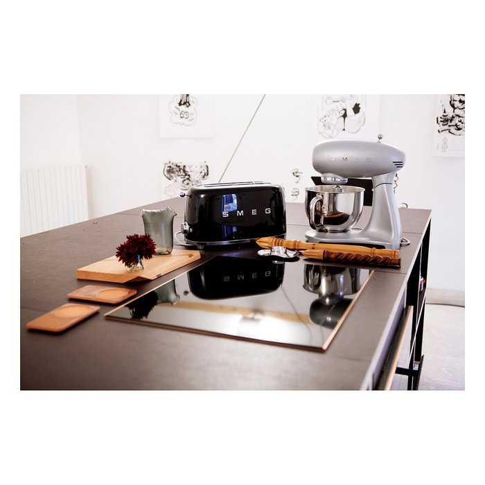 Smeg TSF02BLEU Toaster de 4 rebanadas, Negro, Acero inoxidable, con función de descongelar, recalentar y 6 niveles de tostado - 1500 W