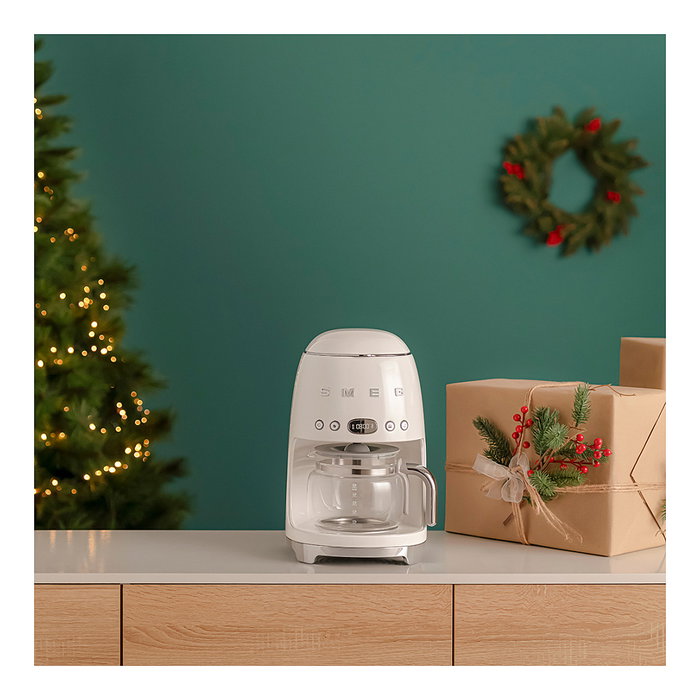 SMEG DCF02CREU Cafetera de filtro 50s Style 1.4L (10 tazas), 1050W, para café molido, programable, color crema