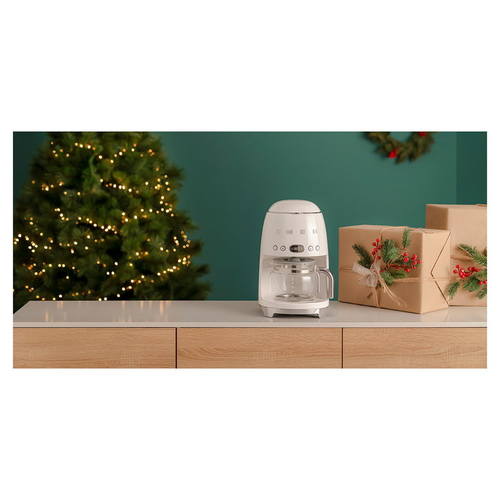 SMEG DCF02CREU Cafetera de filtro 50s Style 1.4L (10 tazas), 1050W, para café molido, programable, color crema