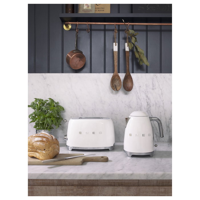 SMEG TSF01WHEU Toaster de 2 Rebanadas, Blanco, Acero Inoxidable, Control por Botones con 6 Niveles, Función Descongelar y Recuperar Calor, 950W SMEG TSF01WHEU Toaster de 2 Rebanadas, Blanco, Acero Inoxidable, Control por Botones con 6 Niveles, Función Descongelar y Recuperar Calor, 950W