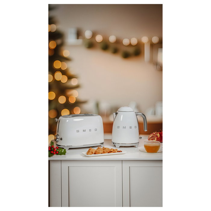 SMEG TSF01WHEU Toaster de 2 Rebanadas, Blanco, Acero Inoxidable, Control por Botones con 6 Niveles, Función Descongelar y Recuperar Calor, 950W SMEG TSF01WHEU Toaster de 2 Rebanadas, Blanco, Acero Inoxidable, Control por Botones con 6 Niveles, Función Descongelar y Recuperar Calor, 950W
