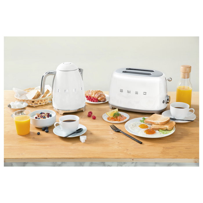 SMEG TSF01WHEU Toaster de 2 Rebanadas, Blanco, Acero Inoxidable, Control por Botones con 6 Niveles, Función Descongelar y Recuperar Calor, 950W SMEG TSF01WHEU Toaster de 2 Rebanadas, Blanco, Acero Inoxidable, Control por Botones con 6 Niveles, Función Descongelar y Recuperar Calor, 950W