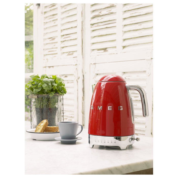 SMEG KLF04RDEU Hervidor de Agua 1.7 Litros 2400W Rojo Estilo Años 50 con 7 Temperaturas y Base Giratoria 360 grados