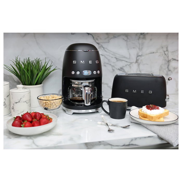 Smeg TSF01BLMEU Toaster Negro, 2 Rebanadas, Acero Inoxidable, 950 W, Función Descongelar y Recalentar, Control Dorado Ajustable