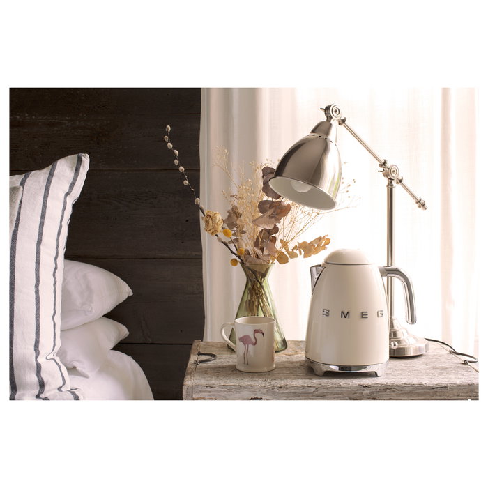 Smeg KLF03CREU Hervidor de Agua de Acero Inoxidable 1.7L 2400W con Filtro Antical, Apagado Automático y Base Giratoria 360°, Color Crema