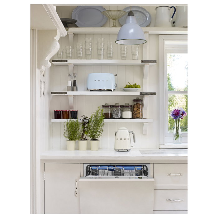 Smeg KLF03CREU Hervidor de Agua de Acero Inoxidable 1.7L 2400W con Filtro Antical, Apagado Automático y Base Giratoria 360°, Color Crema