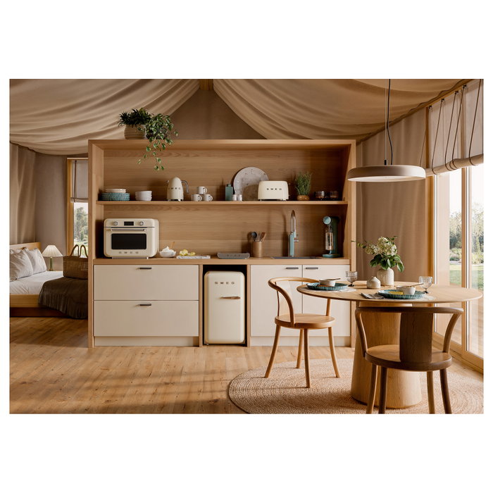 Smeg KLF03CREU Hervidor de agua 1,7 L Crema