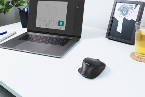 Trust Ozaa Ratón Ergonómico Inalámbrico con Batería Recargable, Clic Silencioso y DPI Ajustable hasta 2400 Trust Ozaa Ratón Ergonómico Inalámbrico con Batería Recargable, Clic Silencioso y DPI Ajustable hasta 2400
