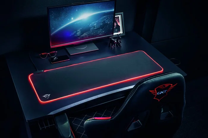 Trust GXT 764 Glide-Flex XXL Alfombrilla de Ratón Gaming con Iluminación RGB, Superficie Textil, Base Antideslizante - Negro