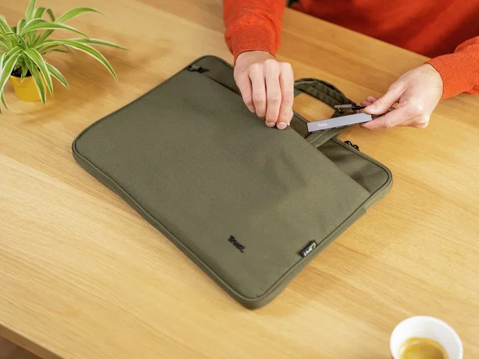 Trust Halyx Hub USB 2.0 de 4 Puertos - 480 Mbit/s - Carcasa de Aluminio