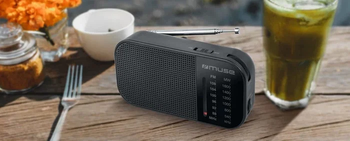 Muse M-025 Radio Analógica Portátil, FM/AM (MW), 88-108 MHz, Altavoz Integrado, Color Negro, Funciona con 2 Pilas AAA
