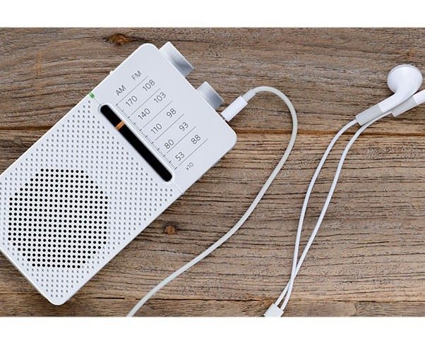 SANGEAN Radio AM/FM, Horizontal, Blanco