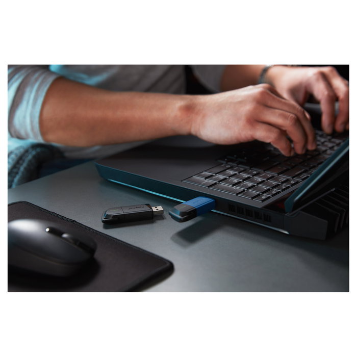 Kingston DataTraveler Exodia M 64 GB USB 3.2 Gen 1 Negro/Azul