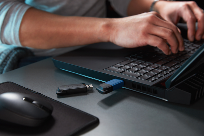 Kingston DataTraveler Exodia M 64 GB USB 3.2 Gen 1 Negro/Azul