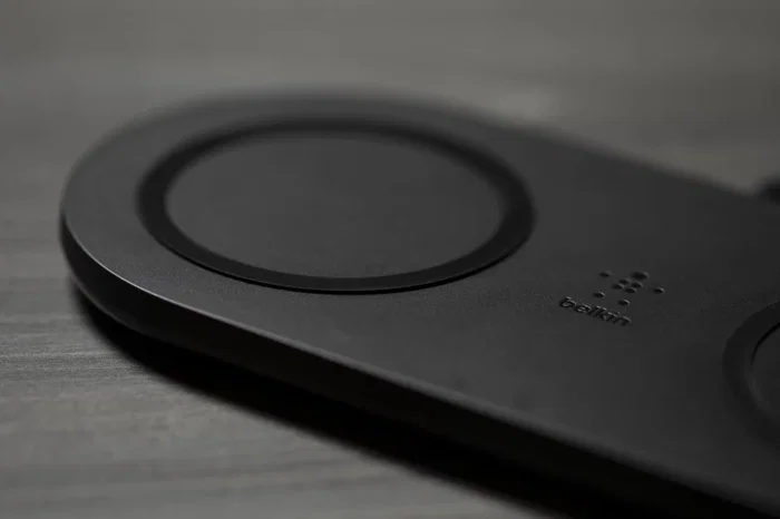 Belkin Boost Charge Base de Carga Inalámbrica Dual 10W Carga Rápida con Fuente de Alimentación, Negro