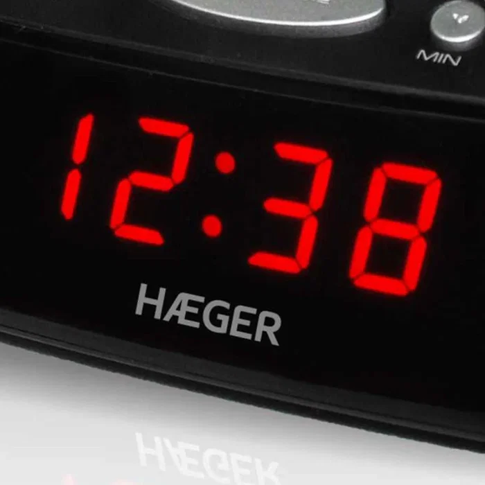 Haeger RA-06B.005B Despertador Digital Negro con Radio AM/FM, Pantalla LED, Función Snooze