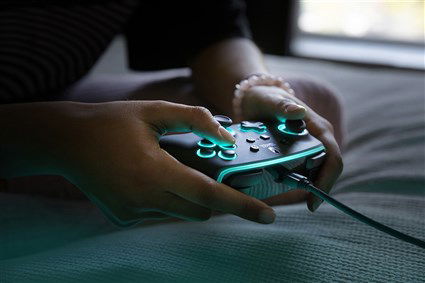 Power A Mando con Cable Mejorado 1510925-01 Spectra LED para Nintendo Switch y Switch OLED, Control con 8 Colores Brillantes y 2 Efectos LED, Botones Asignables Power A Mando con Cable Mejorado 1510925-01 Spectra LED para Nintendo Switch y Switch OLED, Control con 8 Colores Brillantes y 2 Efectos LED, Botones Asignables