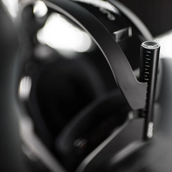ASTRO A50 Auriculares Gaming Inalámbricos con Base Station para Xbox One/PC | Negro/Oro | Sonido Dolby Atmos | ASTRO Audio V2 | Diadema | Micrófono Boom ASTRO A50 Auriculares Gaming Inalámbricos con Base Station para Xbox One/PC | Negro/Oro | Sonido Dolby Atmos | ASTRO Audio V2 | Diadema | Micrófono Boom