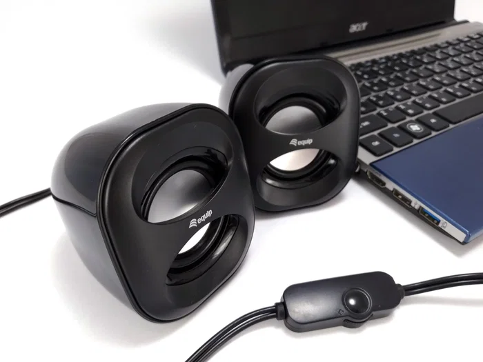 Equip Altavoces 2.0 PC 245330, Mini, 6W RMS, Color Negro, Conexión Jack 3.5 mm y Alimentación USB, Ideal para Escritorio