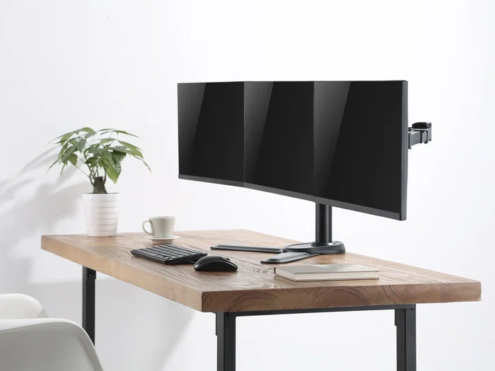 Equip Soporte Triple de Monitor de Sobremesa con Brazo de Gas 650125 para 3 Pantallas de 17 a 27 Pulgadas hasta 8kg VESA 100x100 Negro