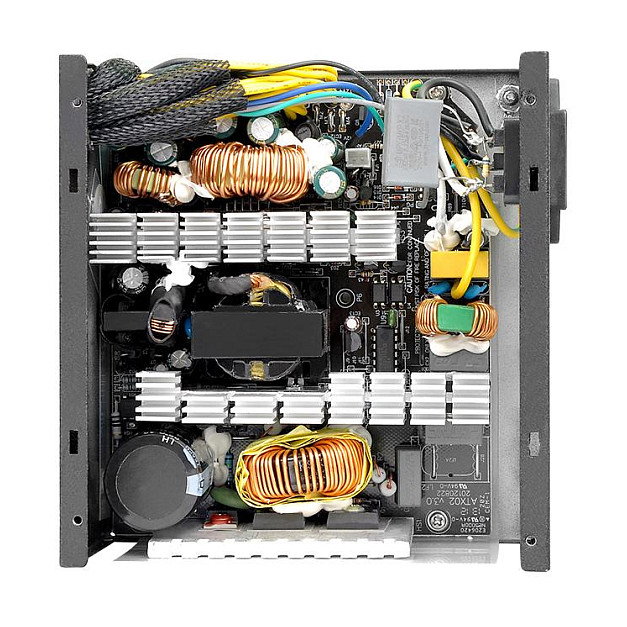 Thermaltake TR2 S 700W Fuente de Alimentación Negra